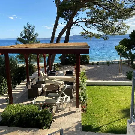 Cosy Basement By The Sea Apartman Brela